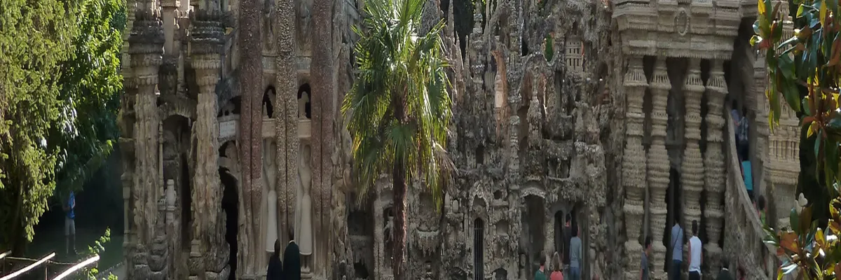 Image Monte escalier Hauterives