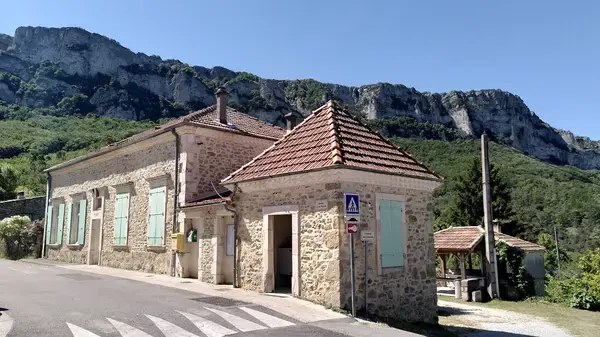 Monte Escalier 26 Monte escalier Eyzahut
