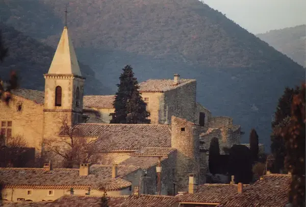 Monte Escalier 26 Monte escalier Le Pègue